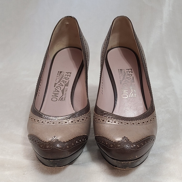 Ferragamo Leather Wingtip Pumps Size 7 - Picture 10 of 11